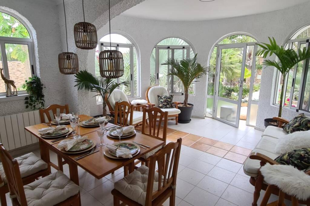 Tropical Paradise Villa In Torrevieja Eksteriør bilde