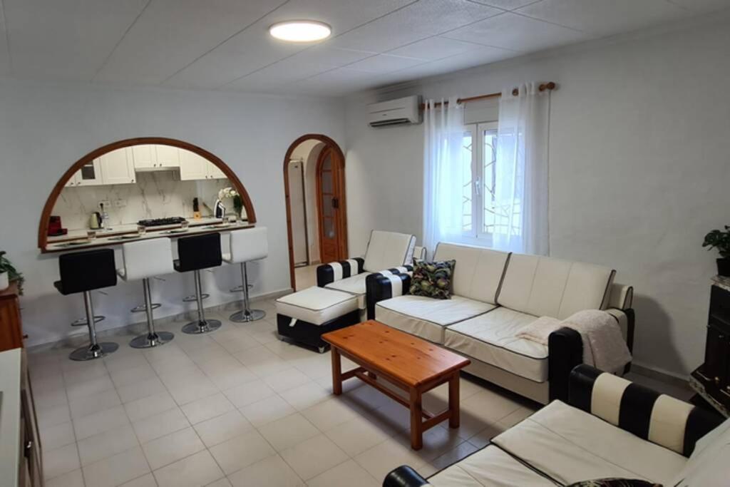 Tropical Paradise Villa In Torrevieja Eksteriør bilde